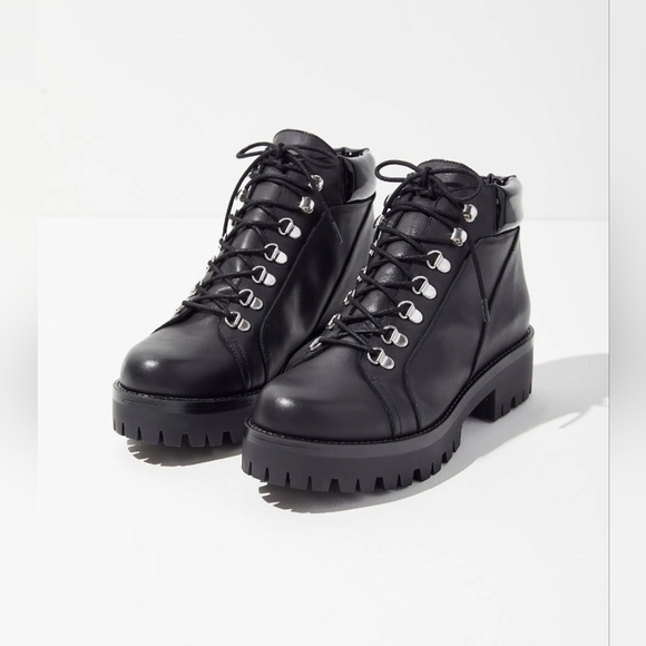 Urban Outfitters Allie Hiker Boot in Size US 8/ EU 39 - Picture 1 of 5